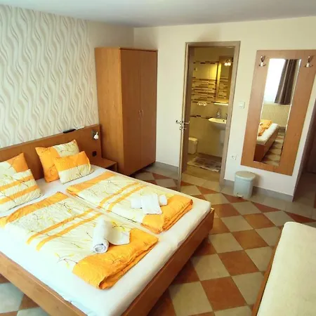 Green בית הארחה 3*