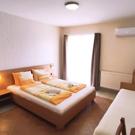 Green 3* באלאטונפורד