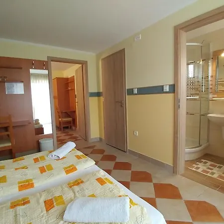 Green בית הארחה