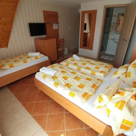 Green בית הארחה 3*