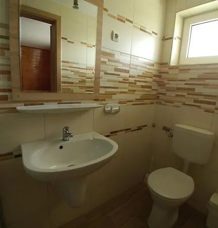 Green באלאטונפורד